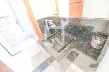 Casa de condomínio à venda com 300m², 3 quartos e 4 vagas Casa de condomínio à venda com 300m², 3 quartos e 4 vagasBanheiro