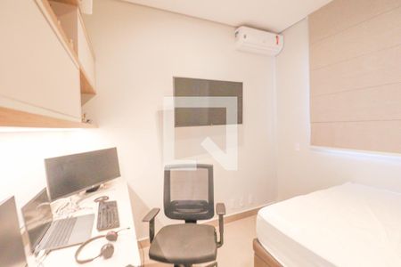 Casa de condomínio à venda com 300m², 3 quartos e 4 vagas Casa de condomínio à venda com 300m², 3 quartos e 4 vagasEscritório
