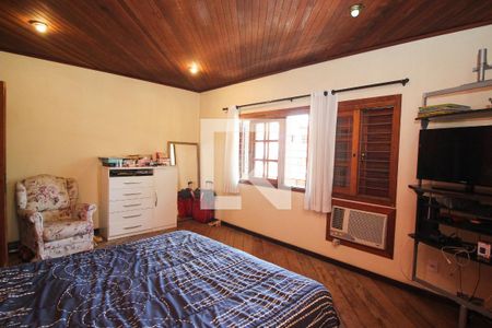 Casa à venda com 302m², 3 quartos e 3 vagas Casa à venda com 302m², 3 quartos e 3 vagasQuarto Suíte