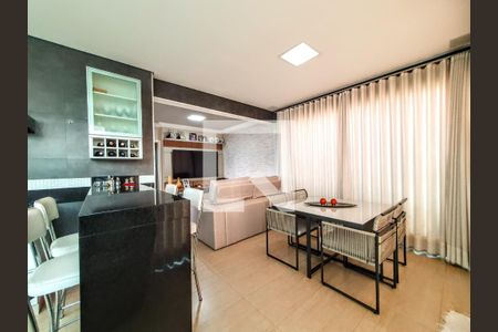 Apartamento à venda com 255m², 5 quartos e 4 vagasSala de Jantar