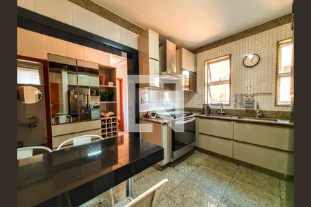 Apartamento à venda com 255m², 5 quartos e 4 vagasCozinha