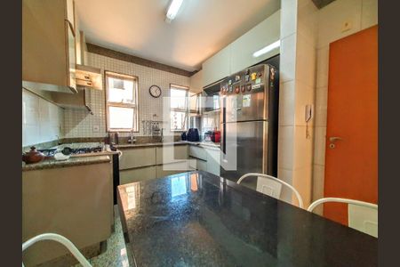 Apartamento à venda com 255m², 5 quartos e 4 vagasCozinha