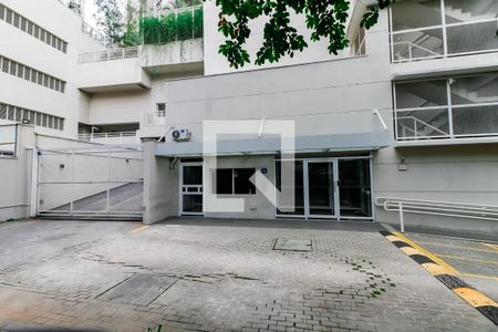 Apartamento à venda com 75m², 2 quartos e 1 vaga Apartamento à venda com 75m², 2 quartos e 1 vagaFachada e portaria