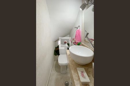 Casa à venda com 170m², 3 quartos e 2 vagasLavabo