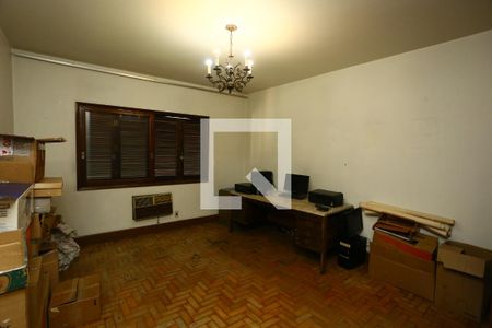 Casa à venda com 750m², 6 quartos e 8 vagas Casa à venda com 750m², 6 quartos e 8 vagasQuarto 4
