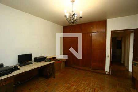 Casa à venda com 750m², 6 quartos e 8 vagas Casa à venda com 750m², 6 quartos e 8 vagasQuarto 4