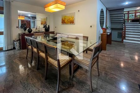 Casa à venda com 432m², 4 quartos e 6 vagas Casa à venda com 432m², 4 quartos e 6 vagasSala Jantar