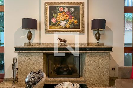 Casa à venda com 432m², 4 quartos e 6 vagas Casa à venda com 432m², 4 quartos e 6 vagasSala - Lareira