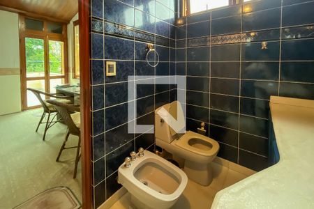 Casa à venda com 432m², 4 quartos e 6 vagas Casa à venda com 432m², 4 quartos e 6 vagasBanheiro Suíte 3