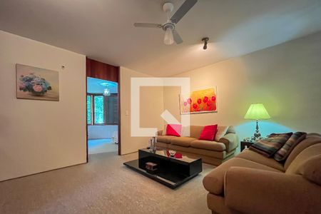 Casa à venda com 432m², 4 quartos e 6 vagas Casa à venda com 432m², 4 quartos e 6 vagasSala Tv