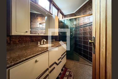 Casa à venda com 432m², 4 quartos e 6 vagas Casa à venda com 432m², 4 quartos e 6 vagasBanheiro Suíte 4