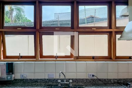 Casa à venda com 432m², 4 quartos e 6 vagas Casa à venda com 432m², 4 quartos e 6 vagasCozinha