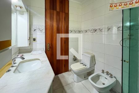 Casa à venda com 432m², 4 quartos e 6 vagas Casa à venda com 432m², 4 quartos e 6 vagasBanheiro Suíte 2