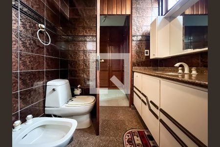 Casa à venda com 432m², 4 quartos e 6 vagas Casa à venda com 432m², 4 quartos e 6 vagasBanheiro Suíte 4