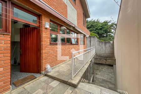 Casa à venda com 432m², 4 quartos e 6 vagas Casa à venda com 432m², 4 quartos e 6 vagasLateral Área Serviço