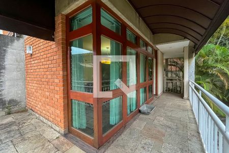 Casa à venda com 432m², 4 quartos e 6 vagas Casa à venda com 432m², 4 quartos e 6 vagasVaranda Sala Jantar