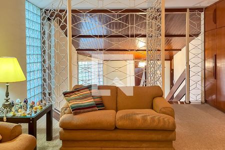 Casa à venda com 432m², 4 quartos e 6 vagas Casa à venda com 432m², 4 quartos e 6 vagasSala Tv