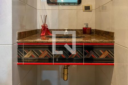 Casa à venda com 432m², 4 quartos e 6 vagas Casa à venda com 432m², 4 quartos e 6 vagasLavabo