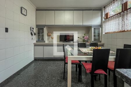 Casa à venda com 432m², 4 quartos e 6 vagas Casa à venda com 432m², 4 quartos e 6 vagasCopa