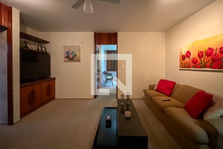 Casa à venda com 432m², 4 quartos e 6 vagas Casa à venda com 432m², 4 quartos e 6 vagasSala Tv