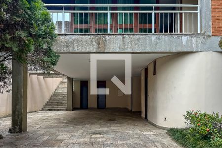 Casa à venda com 432m², 4 quartos e 6 vagas Casa à venda com 432m², 4 quartos e 6 vagasGaragem