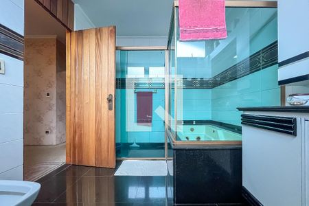 Casa à venda com 432m², 4 quartos e 6 vagas Casa à venda com 432m², 4 quartos e 6 vagasBanheiro da Suíte 1