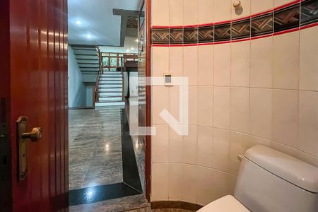 Casa à venda com 432m², 4 quartos e 6 vagas Casa à venda com 432m², 4 quartos e 6 vagasLavabo