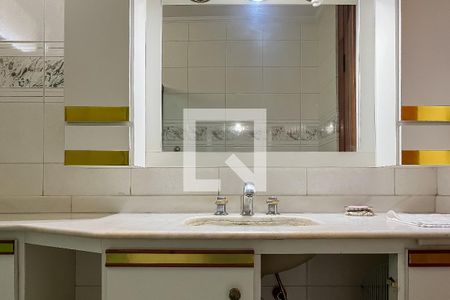 Casa à venda com 432m², 4 quartos e 6 vagas Casa à venda com 432m², 4 quartos e 6 vagasBanheiro Suíte 2