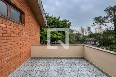 Casa à venda com 432m², 4 quartos e 6 vagas Casa à venda com 432m², 4 quartos e 6 vagasVaranda Suíte 3