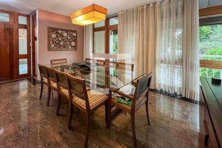 Casa à venda com 432m², 4 quartos e 6 vagas Casa à venda com 432m², 4 quartos e 6 vagasSala Jantar