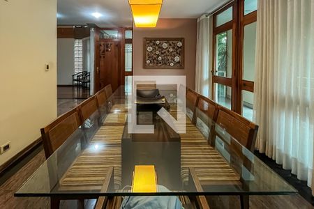 Casa à venda com 432m², 4 quartos e 6 vagas Casa à venda com 432m², 4 quartos e 6 vagasSala Jantar