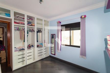 Apartamento à venda com 200m², 4 quartos e 4 vagas Apartamento à venda com 200m², 4 quartos e 4 vagasQuarto 3