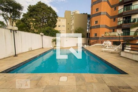Apartamento à venda com 200m², 4 quartos e 4 vagas Apartamento à venda com 200m², 4 quartos e 4 vagasÁrea comum - Piscina