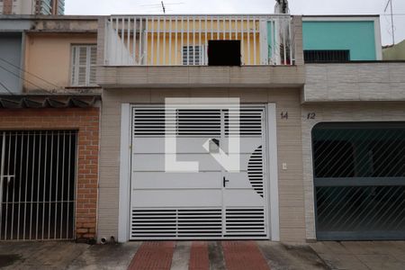 Casa à venda com 76m², 2 quartos e 1 vagaFachada