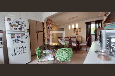 Casa à venda com 199m², 3 quartos e 4 vagas Casa à venda com 199m², 3 quartos e 4 vagasCozinha