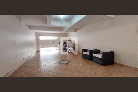 Casa à venda com 199m², 3 quartos e 4 vagas Casa à venda com 199m², 3 quartos e 4 vagasGaragem