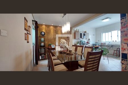 Casa à venda com 199m², 3 quartos e 4 vagas Casa à venda com 199m², 3 quartos e 4 vagasCopa