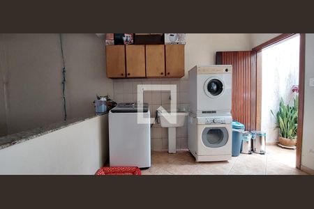 Casa à venda com 199m², 3 quartos e 4 vagas Casa à venda com 199m², 3 quartos e 4 vagasÁrea de Serviço