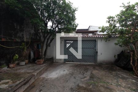 Casa à venda com 216m², 3 quartos e 2 vagas Casa à venda com 216m², 3 quartos e 2 vagasGaragem