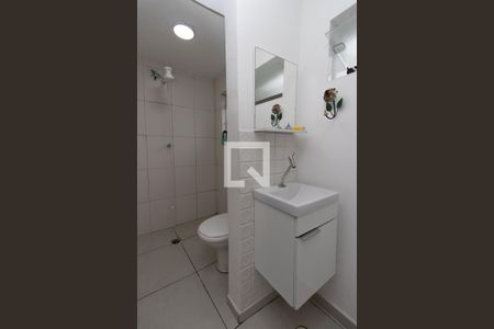 Casa à venda com 216m², 3 quartos e 2 vagas Casa à venda com 216m², 3 quartos e 2 vagasBanheiro da Suíte 2