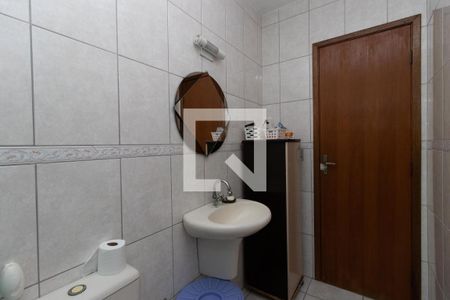 Casa à venda com 216m², 3 quartos e 2 vagas Casa à venda com 216m², 3 quartos e 2 vagasBanheiro Social