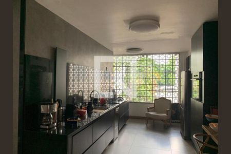 Apartamento à venda com 190m², 2 quartos e 2 vagas Apartamento à venda com 190m², 2 quartos e 2 vagasCozinha