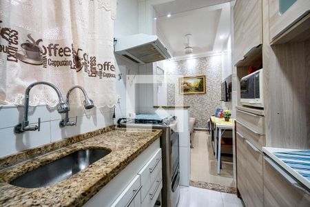 Casa à venda com 163m², 4 quartos e 2 vagas Casa à venda com 163m², 4 quartos e 2 vagasCozinha edícula