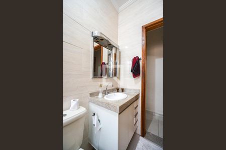 Casa à venda com 163m², 4 quartos e 2 vagas Casa à venda com 163m², 4 quartos e 2 vagasBanheiro