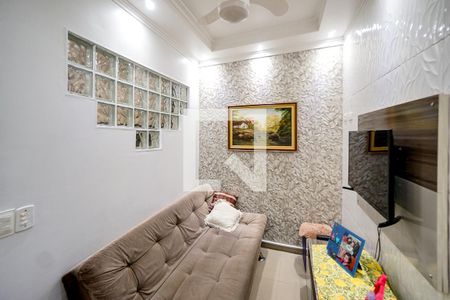 Casa à venda com 163m², 4 quartos e 2 vagas Casa à venda com 163m², 4 quartos e 2 vagasSala da edícula