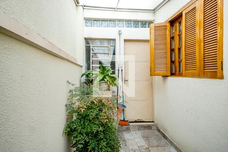 Casa à venda com 163m², 4 quartos e 2 vagas Casa à venda com 163m², 4 quartos e 2 vagasQuintal