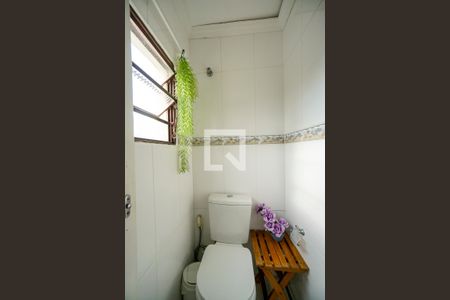 Casa à venda com 163m², 4 quartos e 2 vagas Casa à venda com 163m², 4 quartos e 2 vagasLavabo