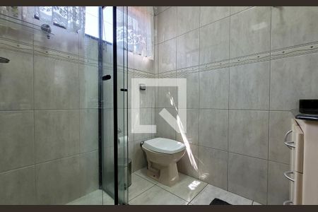 Casa à venda com 366m², 3 quartos e 4 vagasBanheiro da suíte 2