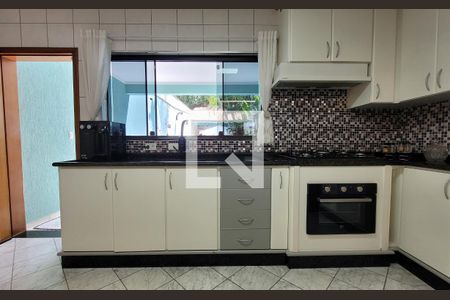 Casa à venda com 366m², 3 quartos e 4 vagasCozinha