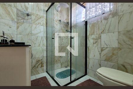 Casa à venda com 366m², 3 quartos e 4 vagasBanheiro da suíte